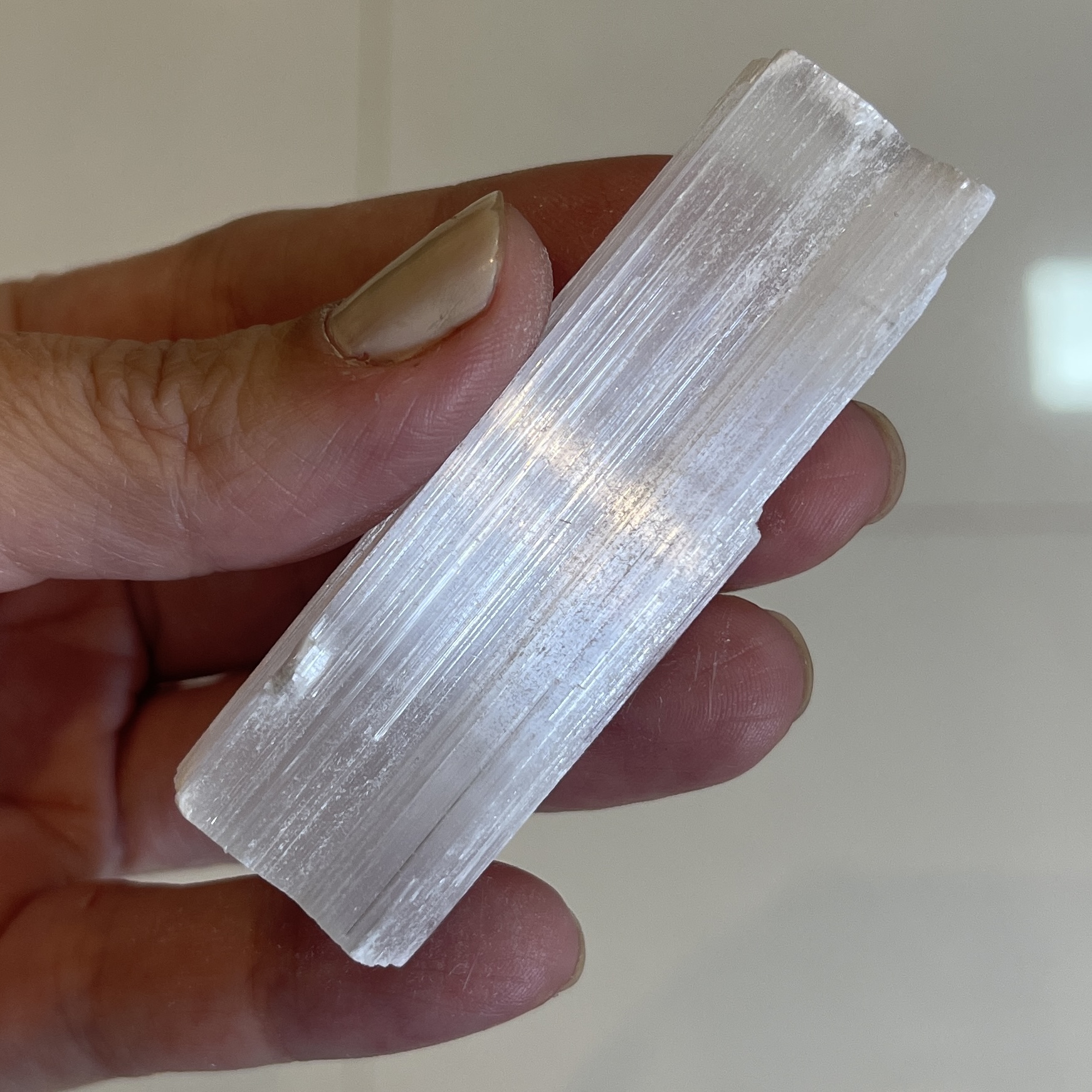 Bastão de Selenita 7cm - Limpeza e Purificação Energética. - Imagem 4